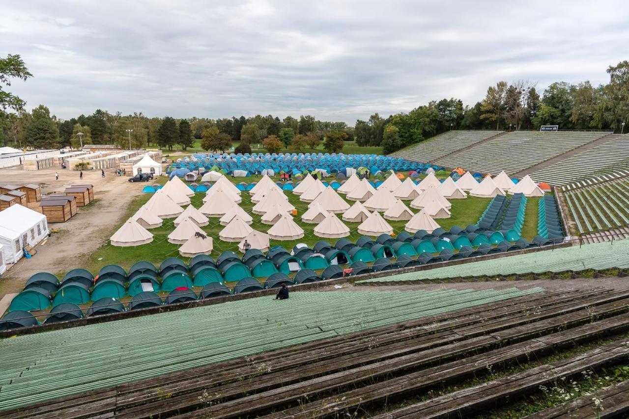 Oktoberfest Wiesn Camp Luxe tent München